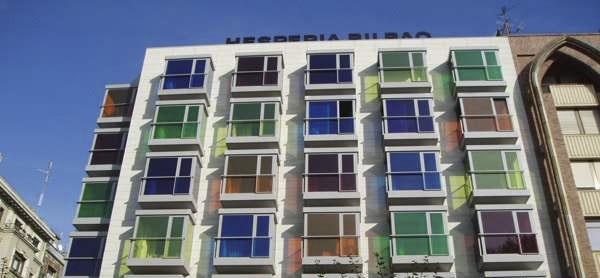 شیشه رنگی نمای ساختمان