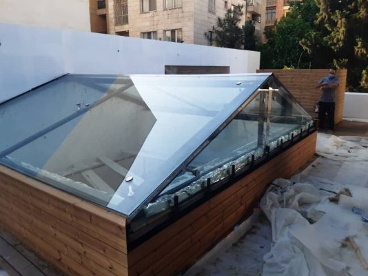 طراحی سفارشی اسکای لایت ثابت و متحرک