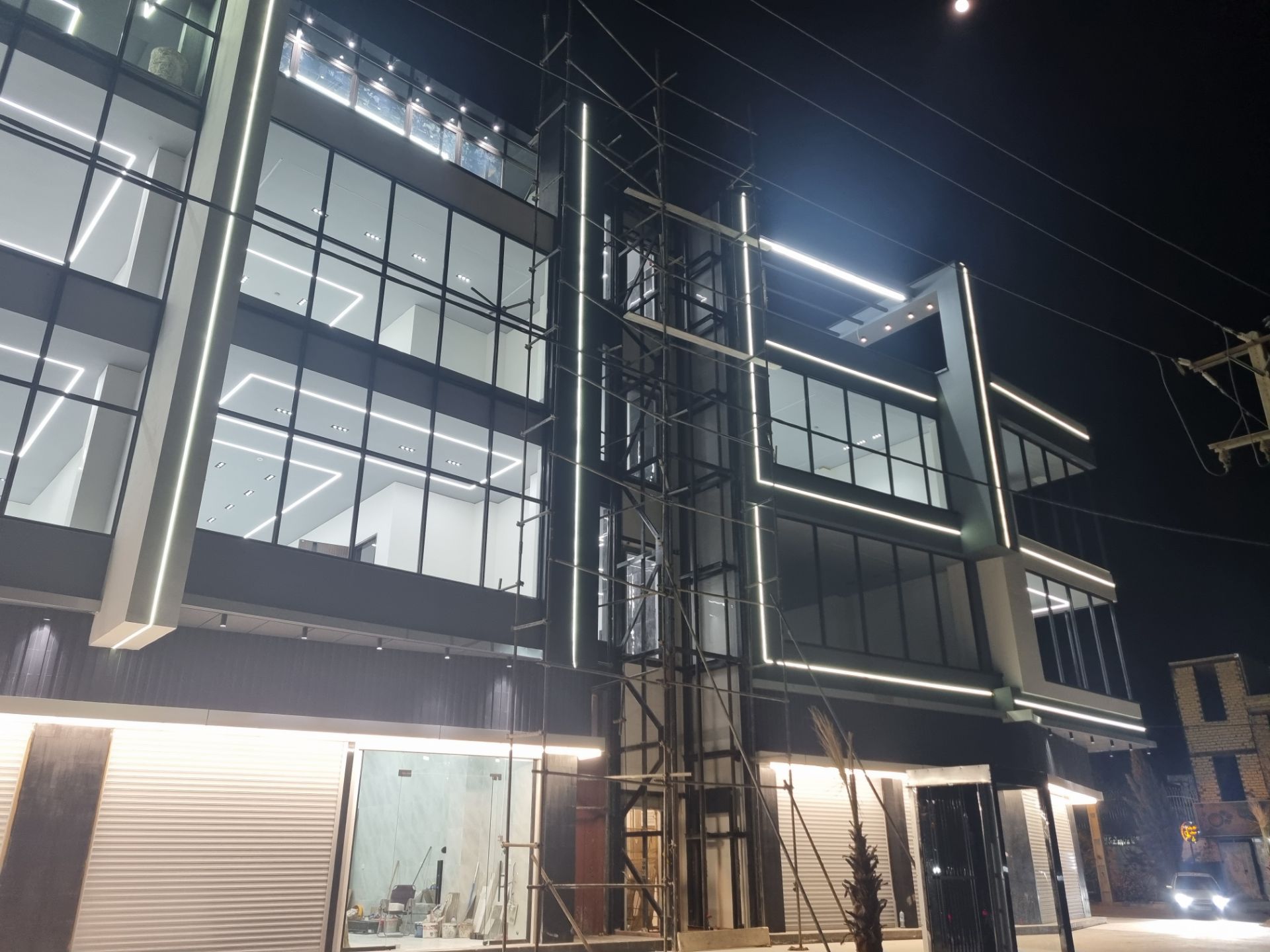 اهمیت مواد اولیه باکیفیت در کرتین وال