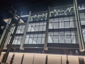 تفاوت قیمت کرتین وال با ترمال بریک