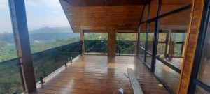 تفاوت هندریل شیشه‌ای و آلومینیومی